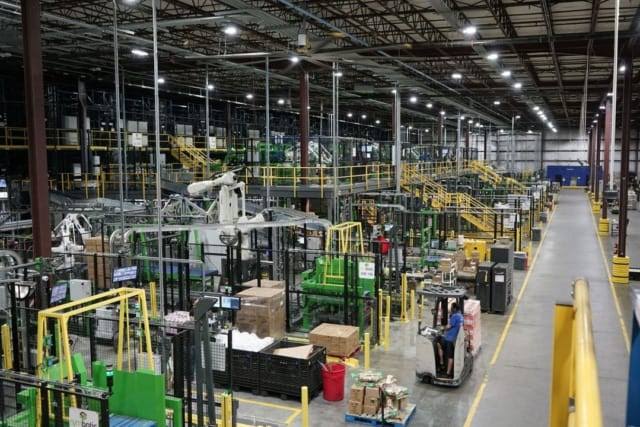 Best Warehouse Automation Solution for Manufacturing: AMR, RGV & ASRS Integration